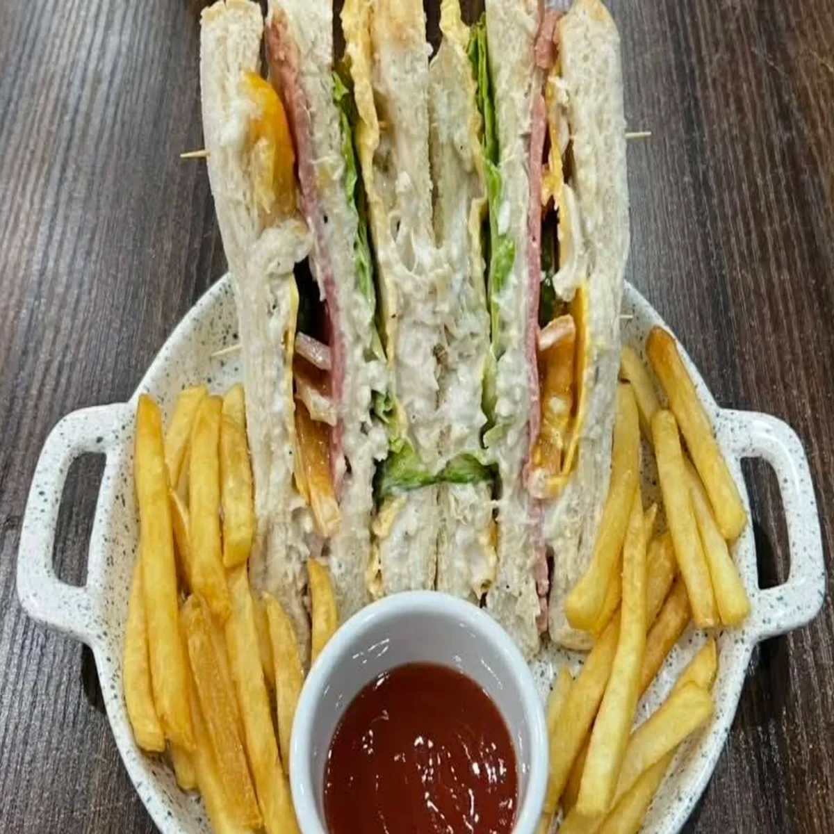 Clubhouse Sandwich w/ Fries